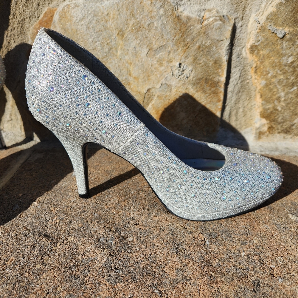 Silver heel